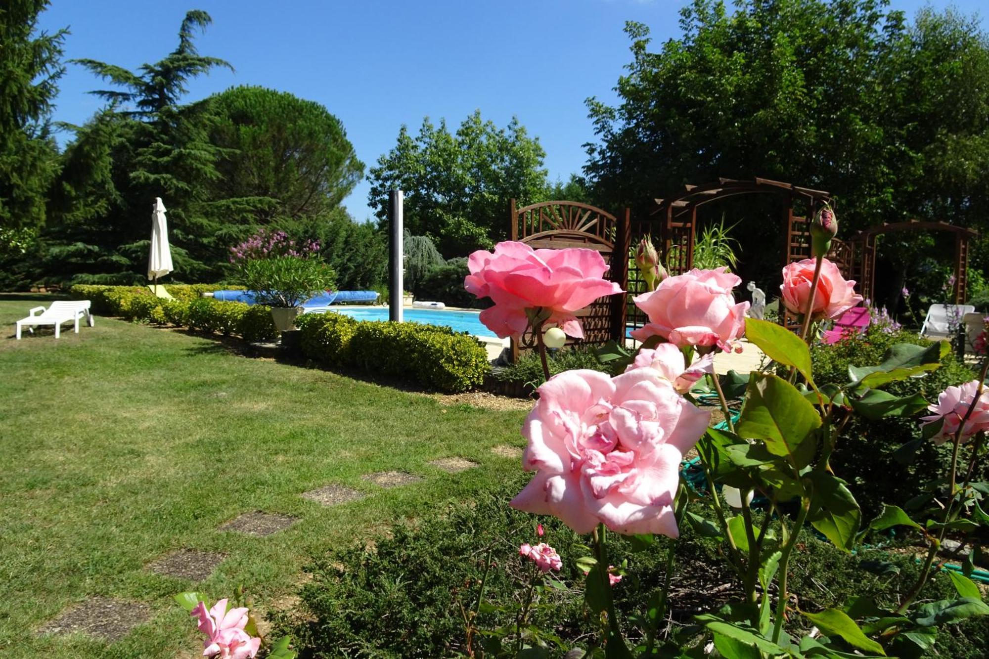 Suite Privee Dans Spacieuse Maison Du Perigord, Avec Piscine Bergerac Ngoại thất bức ảnh